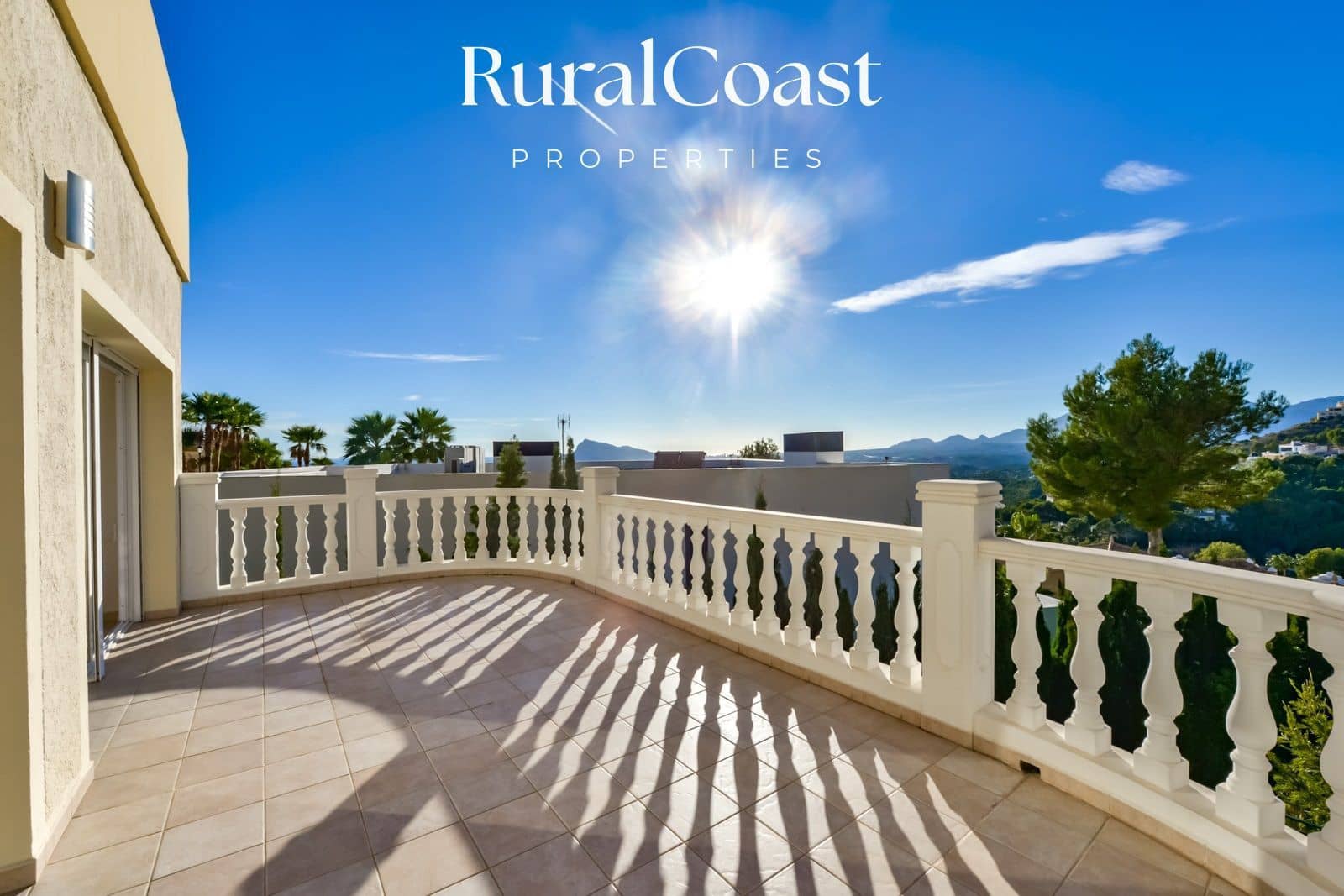 3 bedroom Villa for sale in Altea with pool garage - € 950,000 (Ref: 7403527)