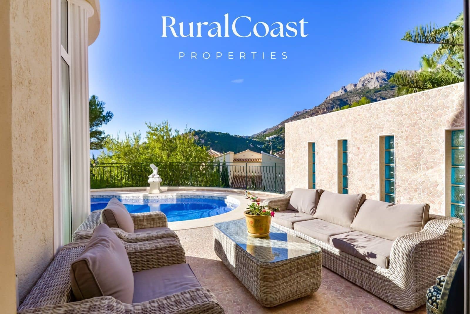 3 bedroom Villa for sale in Altea with pool garage - € 950,000 (Ref: 7403527)