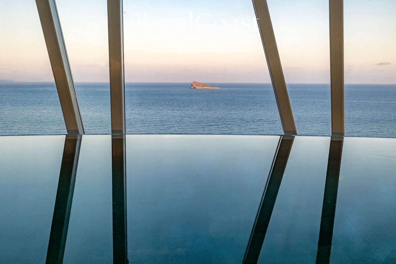 2 soverom Leilighet til salgs i Benidorm med svømmebasseng garasje - € 1 290 000 (Ref: 7533282)