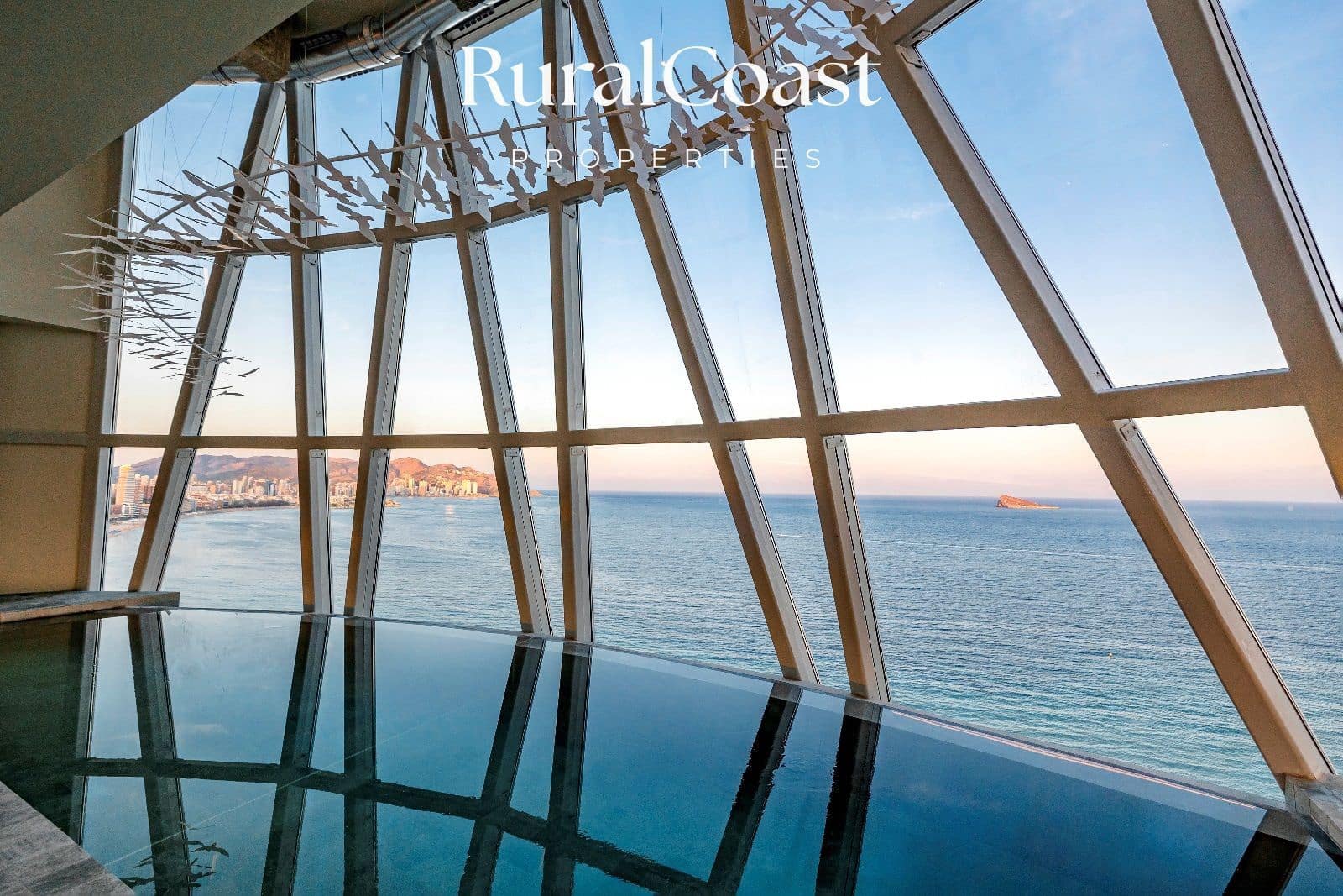 2 soverom Leilighet til salgs i Benidorm med svømmebasseng garasje - € 1 290 000 (Ref: 7533282)