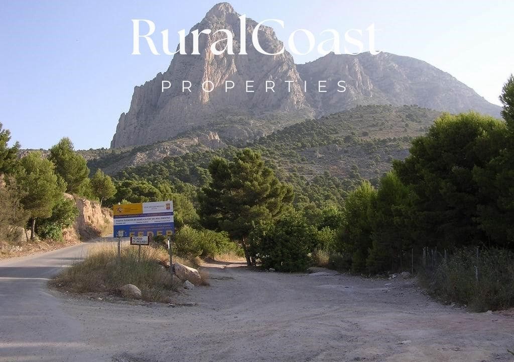 Chalet de 4 habitaciones en Finestrat en venta con piscina - 1.400.000 € (Ref: 7555300)