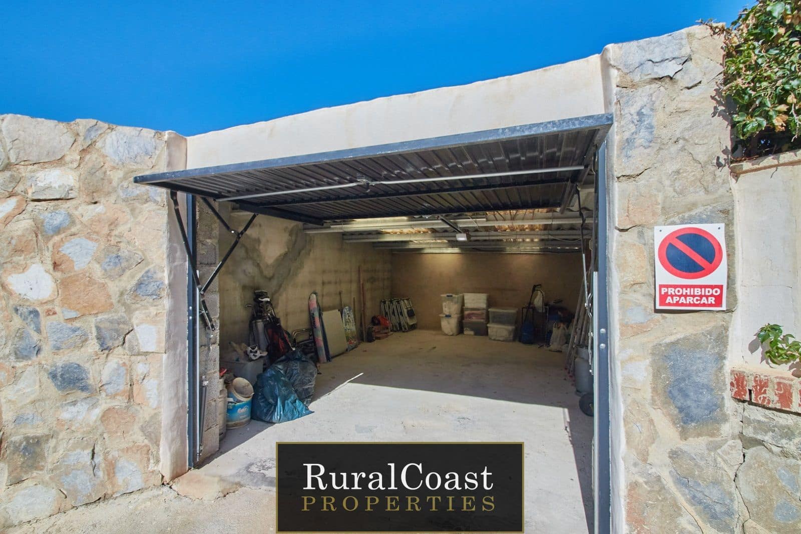 4 bedroom Villa for sale in Bonalba, Busot with pool garage € 385,000