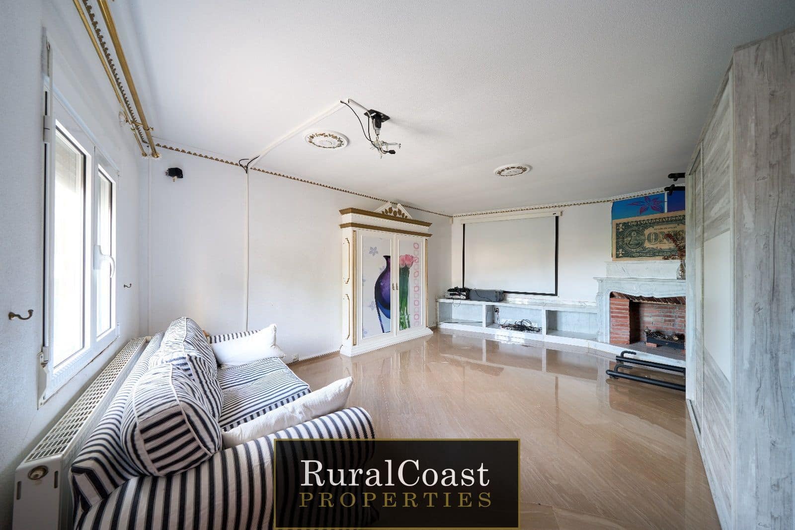 3 soveværelse Villa til salg i Coveta Fuma med swimmingpool - € 795.000 (Ref: 7961128)