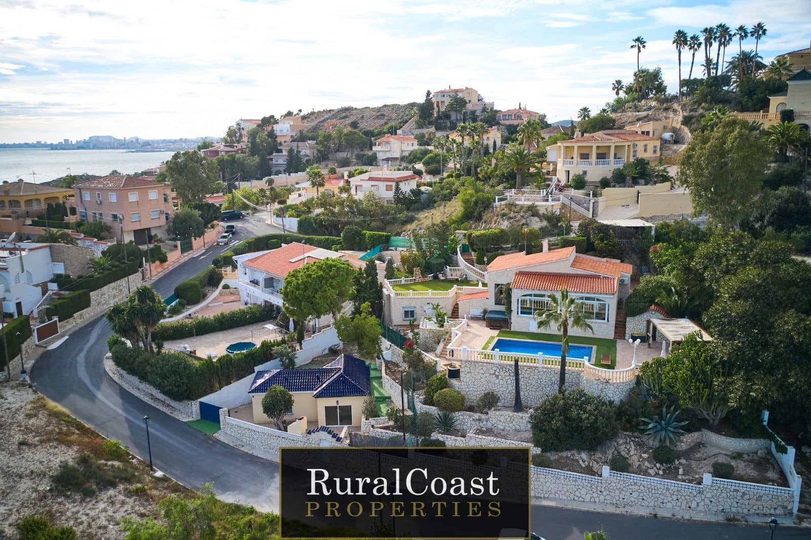 3 soveværelse Villa til salg i Coveta Fuma med swimmingpool - € 795.000 (Ref: 7961128)