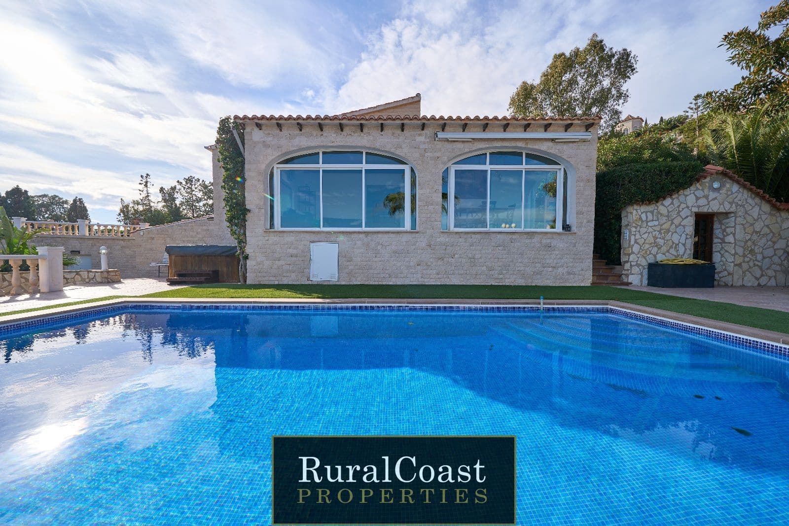 3 soveværelse Villa til salg i Coveta Fuma med swimmingpool - € 795.000 (Ref: 7961128)