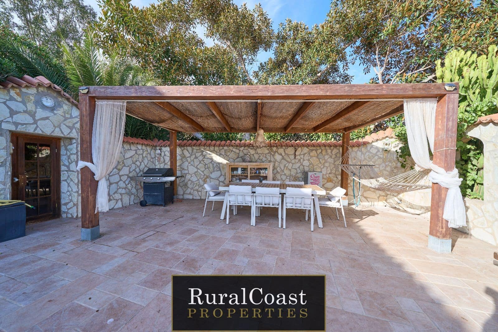 3 soveværelse Villa til salg i Coveta Fuma med swimmingpool - € 795.000 (Ref: 7961128)