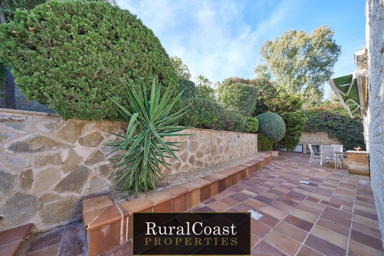 3 soveværelse Villa til salg i Coveta Fuma med swimmingpool - € 795.000 (Ref: 7961128)