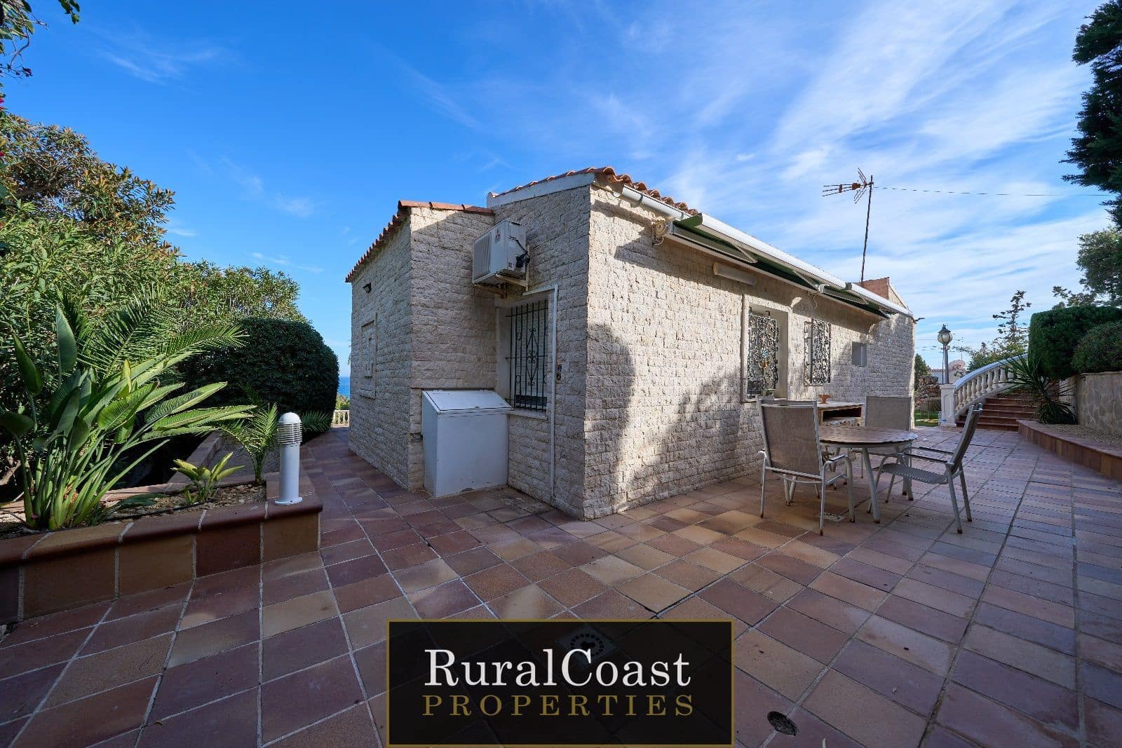 3 soveværelse Villa til salg i Coveta Fuma med swimmingpool - € 795.000 (Ref: 7961128)