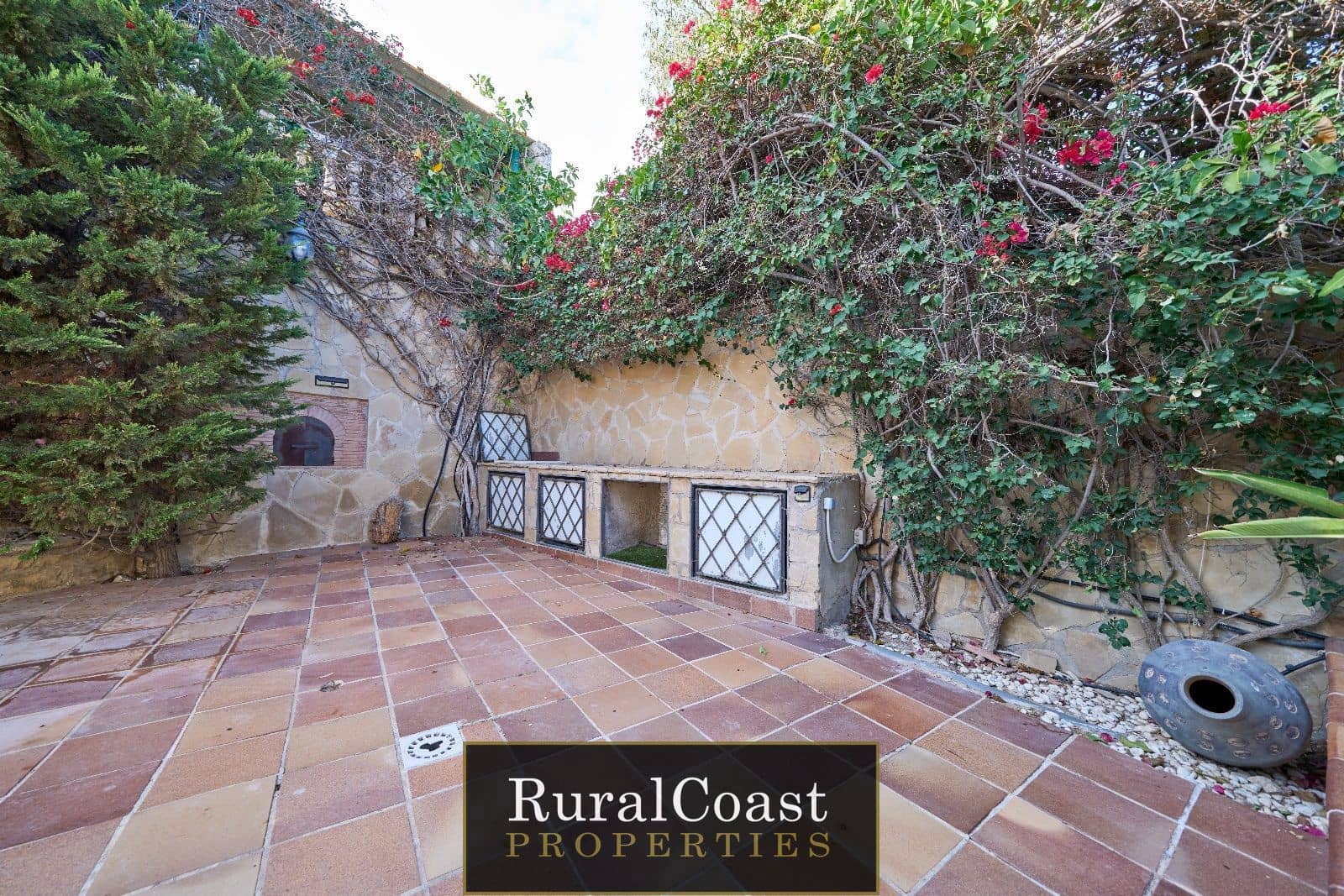 3 soveværelse Villa til salg i Coveta Fuma med swimmingpool - € 795.000 (Ref: 7961128)