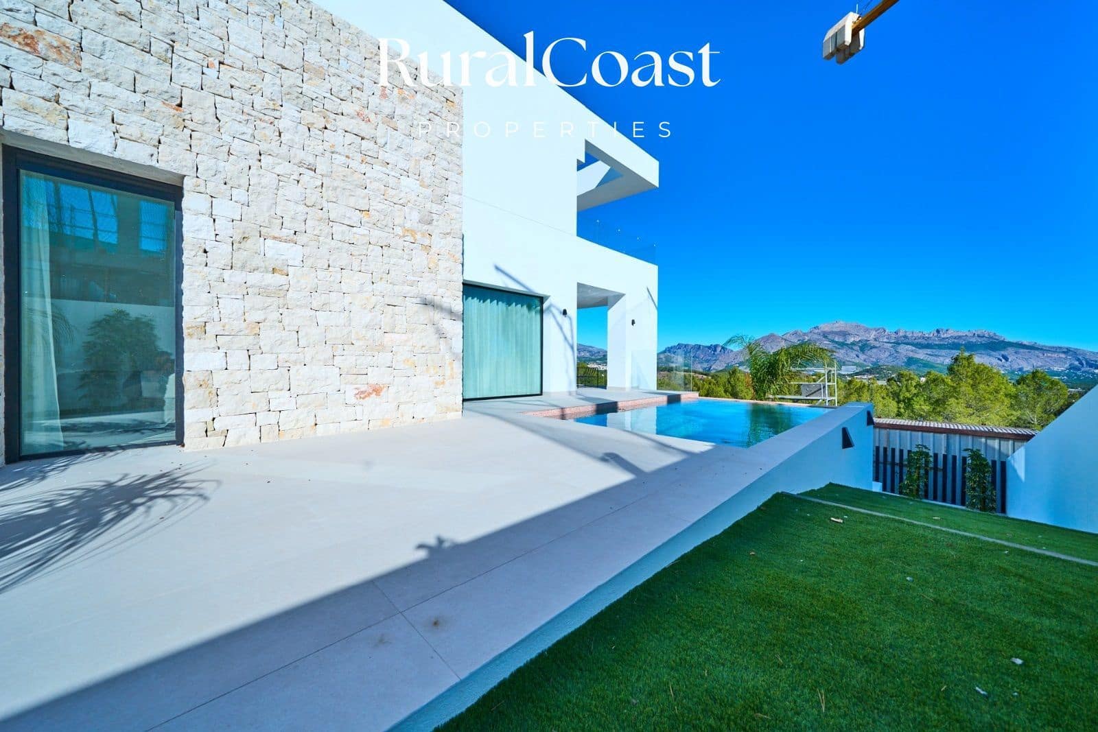 3 soverom Villa til salgs i Polop med svømmebasseng garasje - € 860 000 (Ref: 8044908)