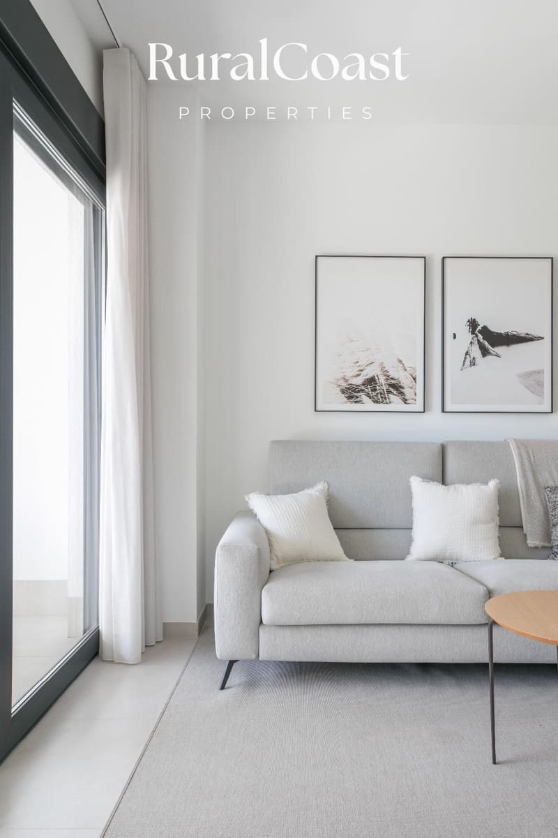 Piso de 2 habitaciones en Torrevieja en venta con piscina garaje - 245.000 € (Ref: 8396122)