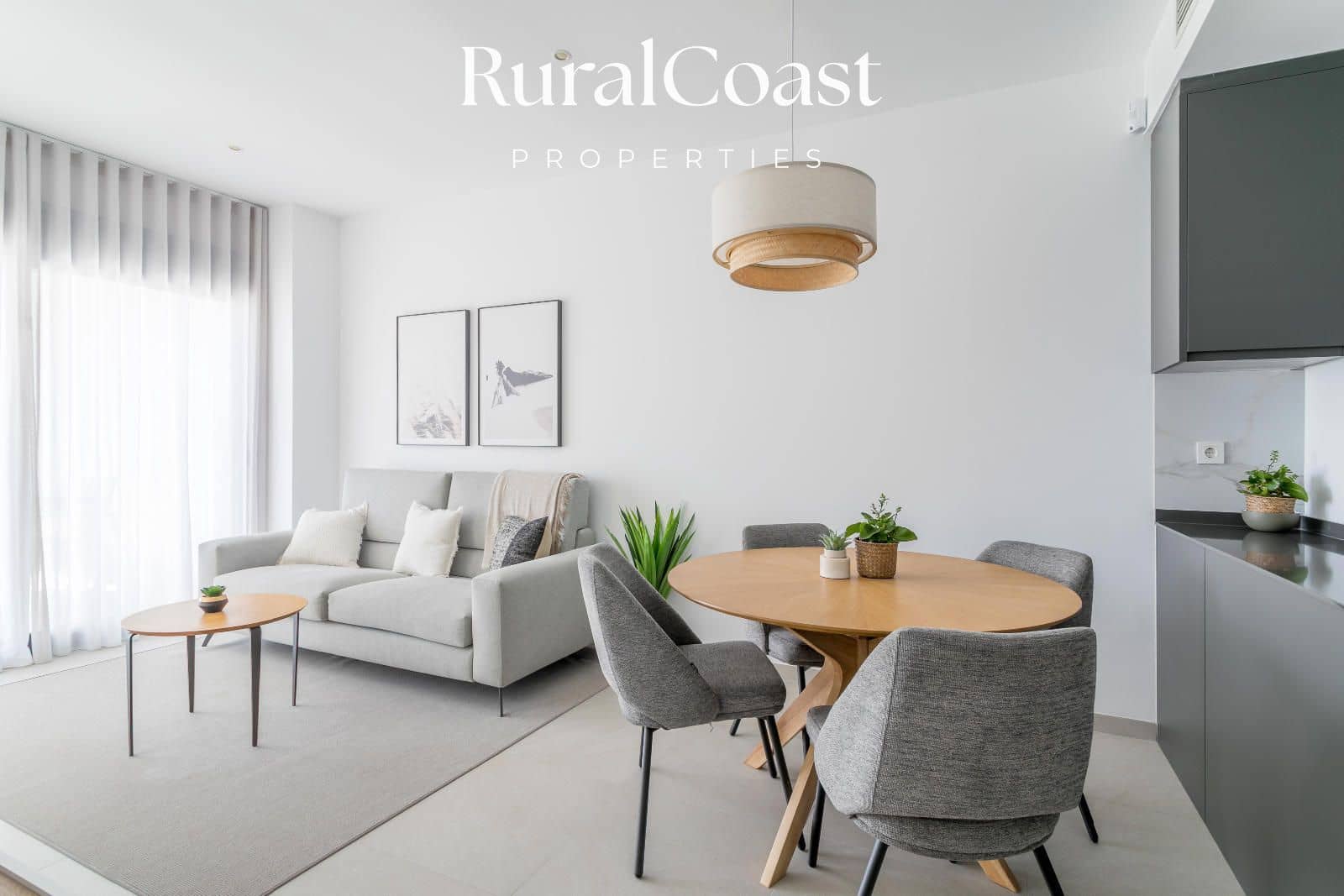 Piso de 2 habitaciones en Torrevieja en venta con piscina garaje - 245.000 € (Ref: 8396122)