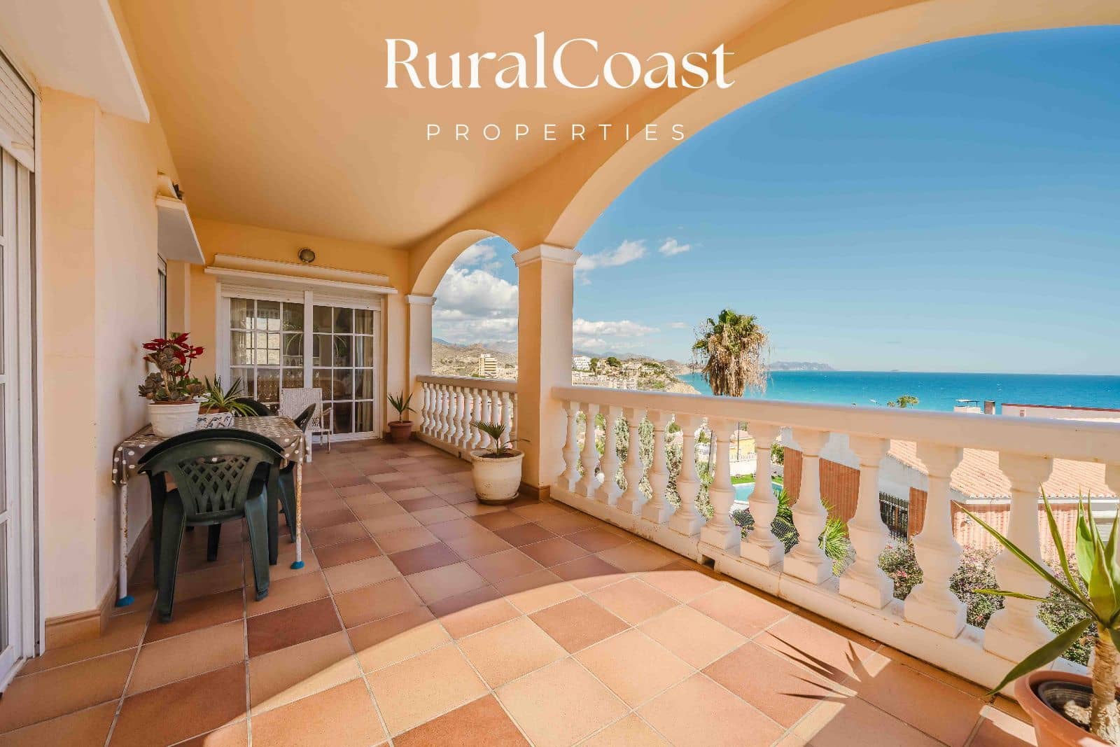 4 soveværelse Villa til salg i El Campello med swimmingpool garage - € 1.100.000 (Ref: 8880583)