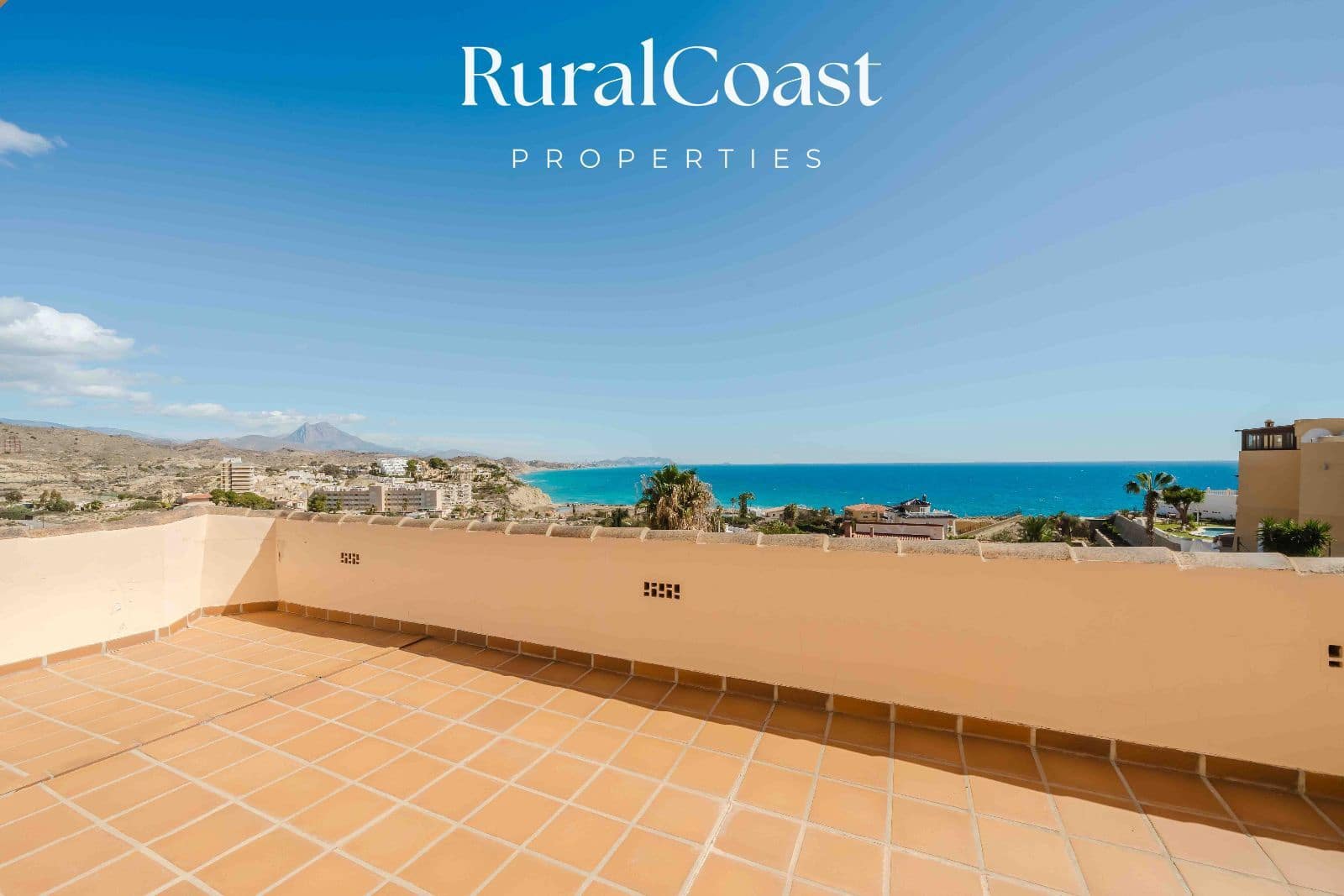 4 soverom Villa til salgs i El Campello med svømmebasseng garasje - € 1 100 000 (Ref: 8880583)