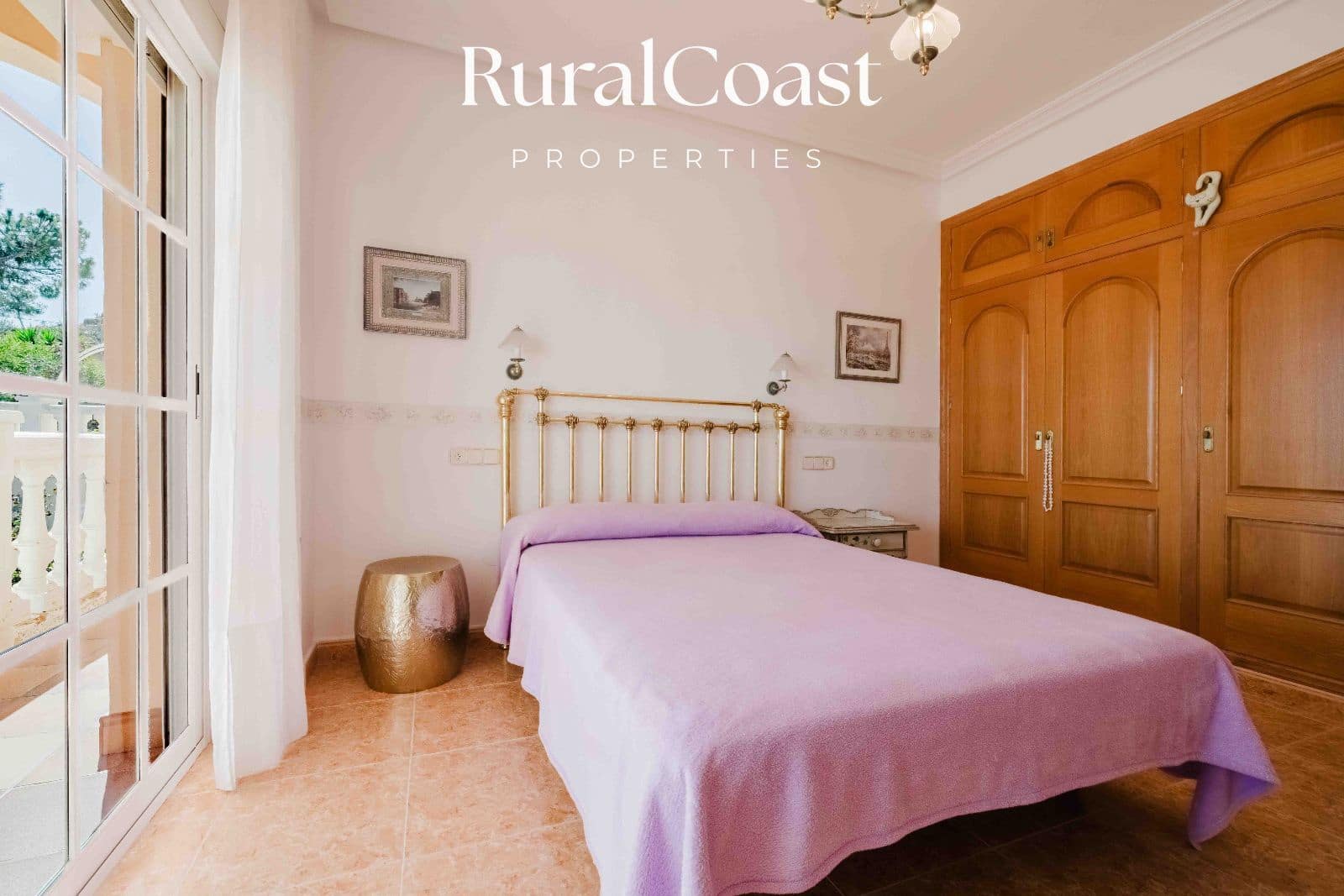 4 soverom Villa til salgs i El Campello med svømmebasseng garasje - € 1 100 000 (Ref: 8880583)