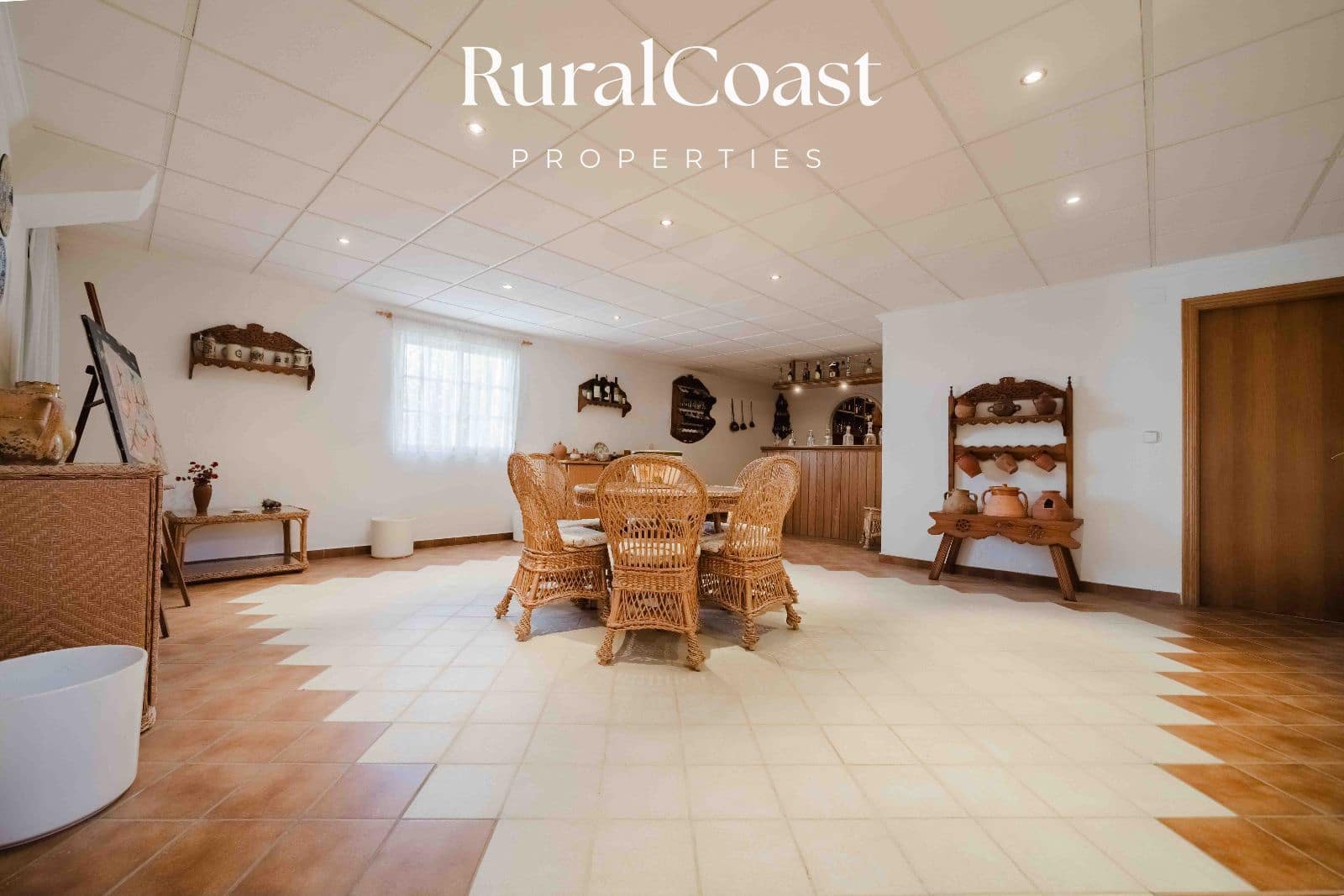 4 soverom Villa til salgs i El Campello med svømmebasseng garasje - € 1 100 000 (Ref: 8880583)