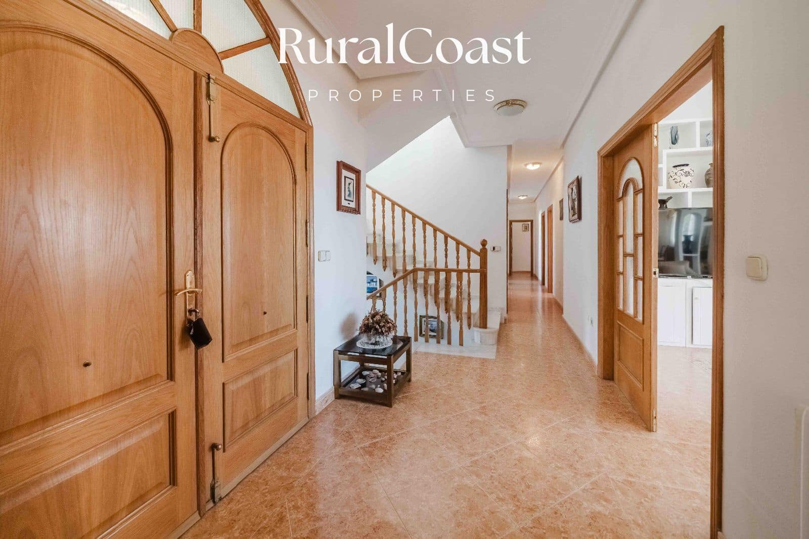 4 soverom Villa til salgs i El Campello med svømmebasseng garasje - € 1 100 000 (Ref: 8880583)