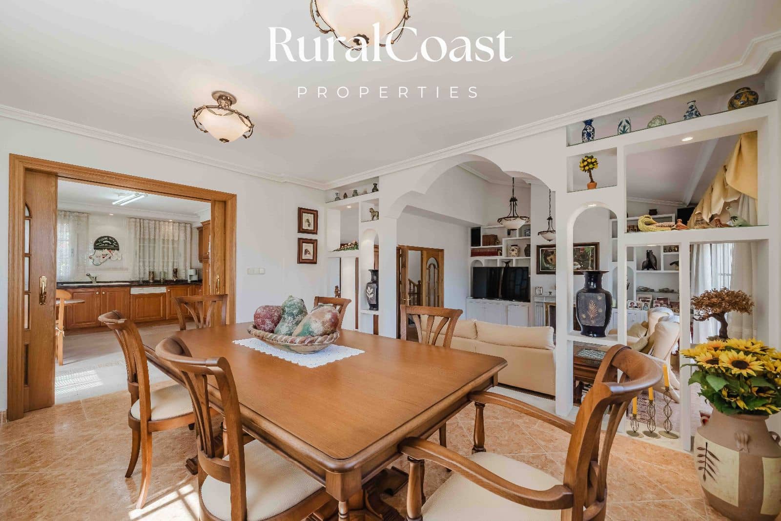 4 soverom Villa til salgs i El Campello med svømmebasseng garasje - € 1 100 000 (Ref: 8880583)