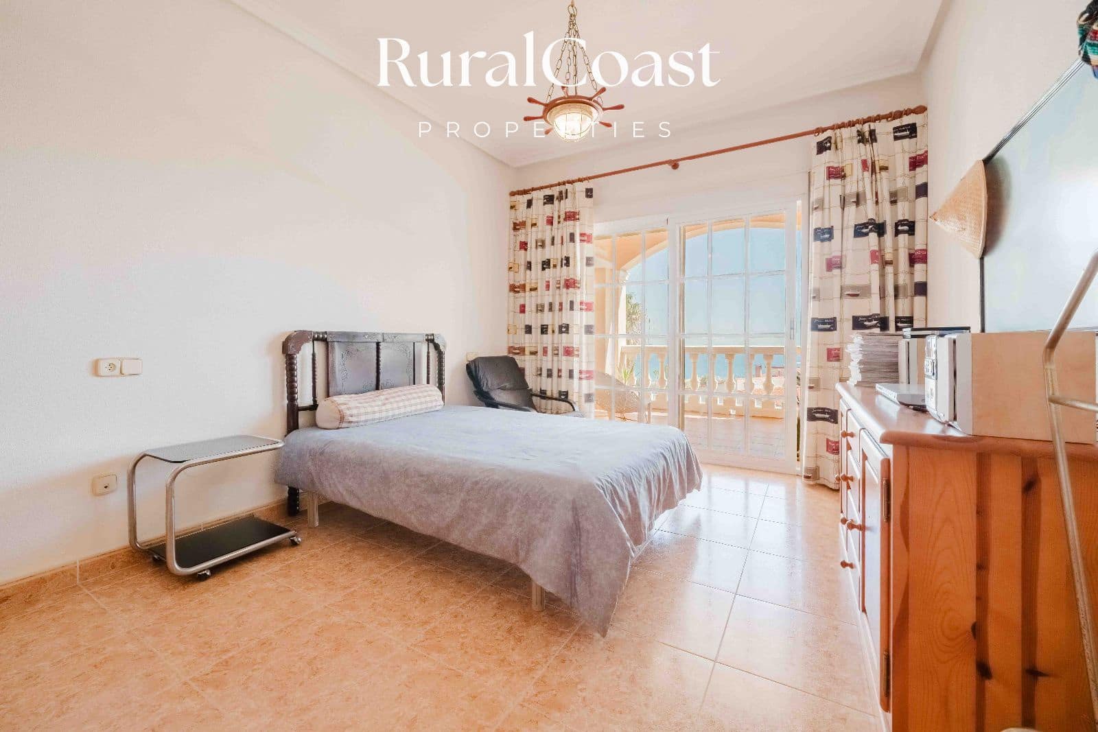 4 soverom Villa til salgs i El Campello med svømmebasseng garasje - € 1 100 000 (Ref: 8880583)