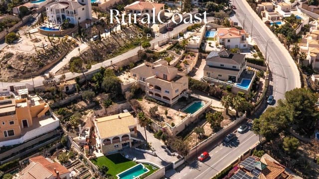 4 slaapkamer Villa te koop in El Campello met zwembad garage - € 1.100.000 (Ref: 8880583)