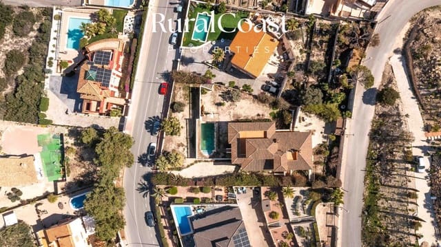 4 slaapkamer Villa te koop in El Campello met zwembad garage - € 1.100.000 (Ref: 8880583)