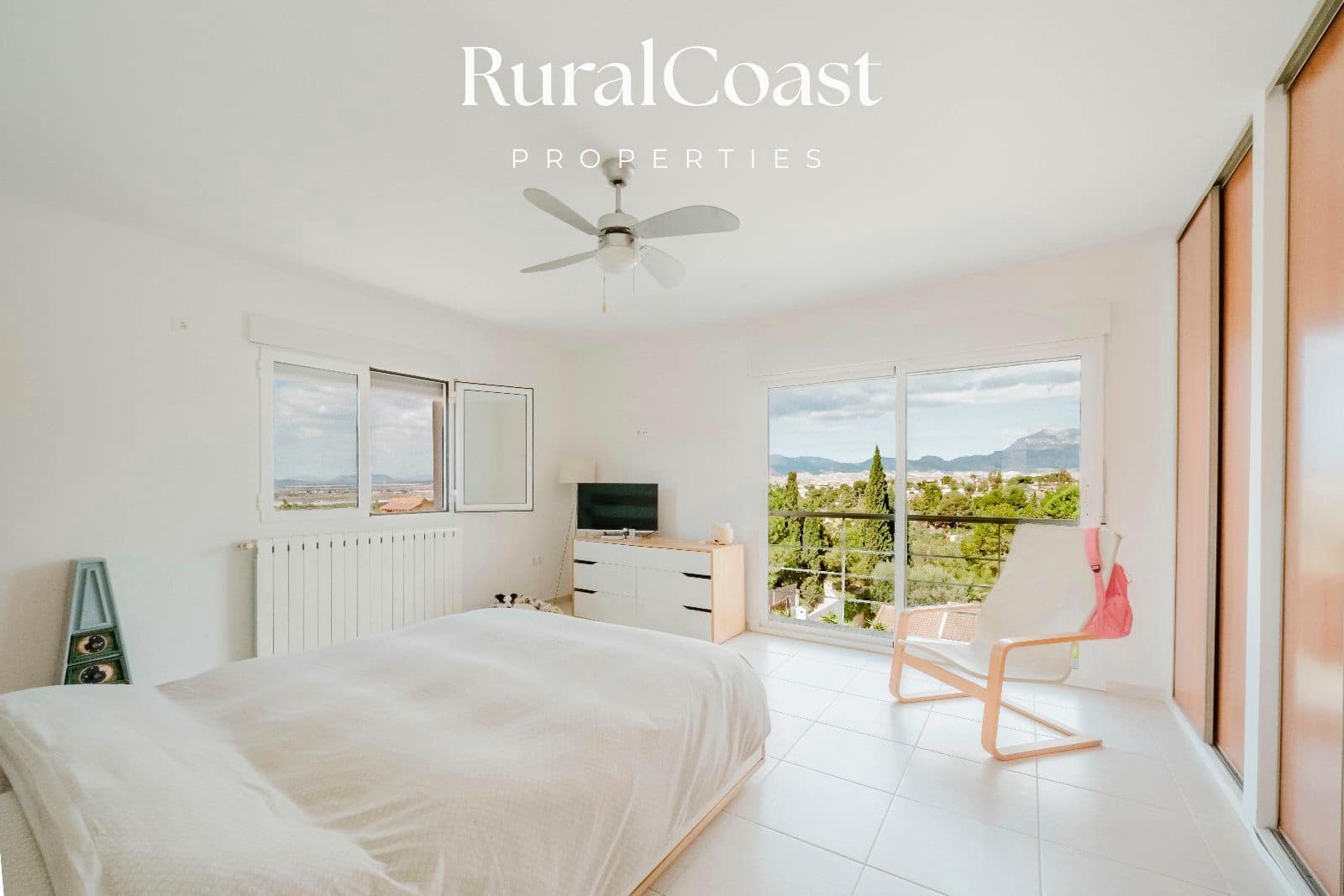 4 soveværelse Villa til salg i Bonalba med garage - € 459.000 (Ref: 8912427)