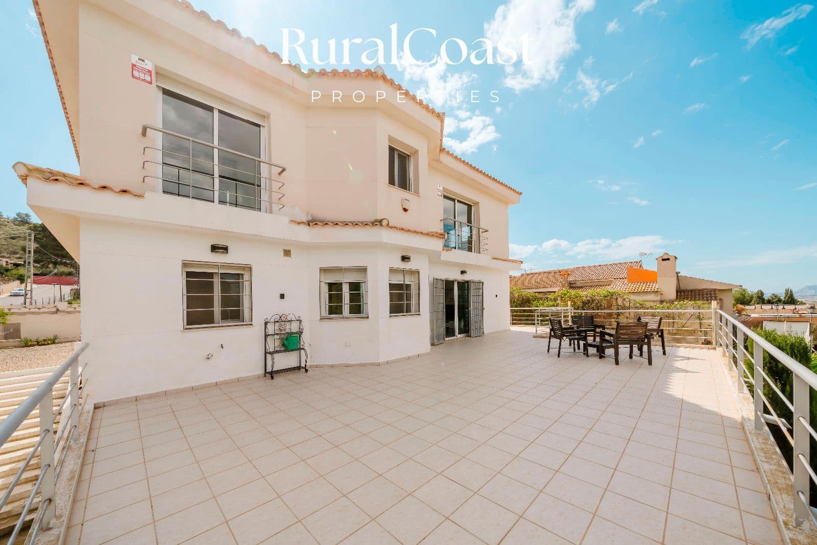 4 soveværelse Villa til salg i Bonalba med garage - € 459.000 (Ref: 8912427)