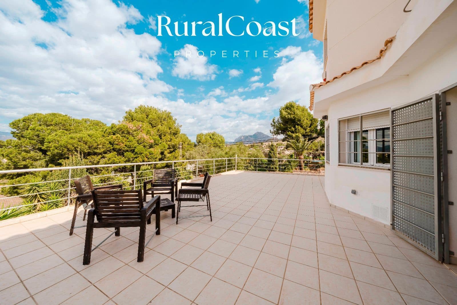 4 soveværelse Villa til salg i Bonalba med garage - € 459.000 (Ref: 8912427)