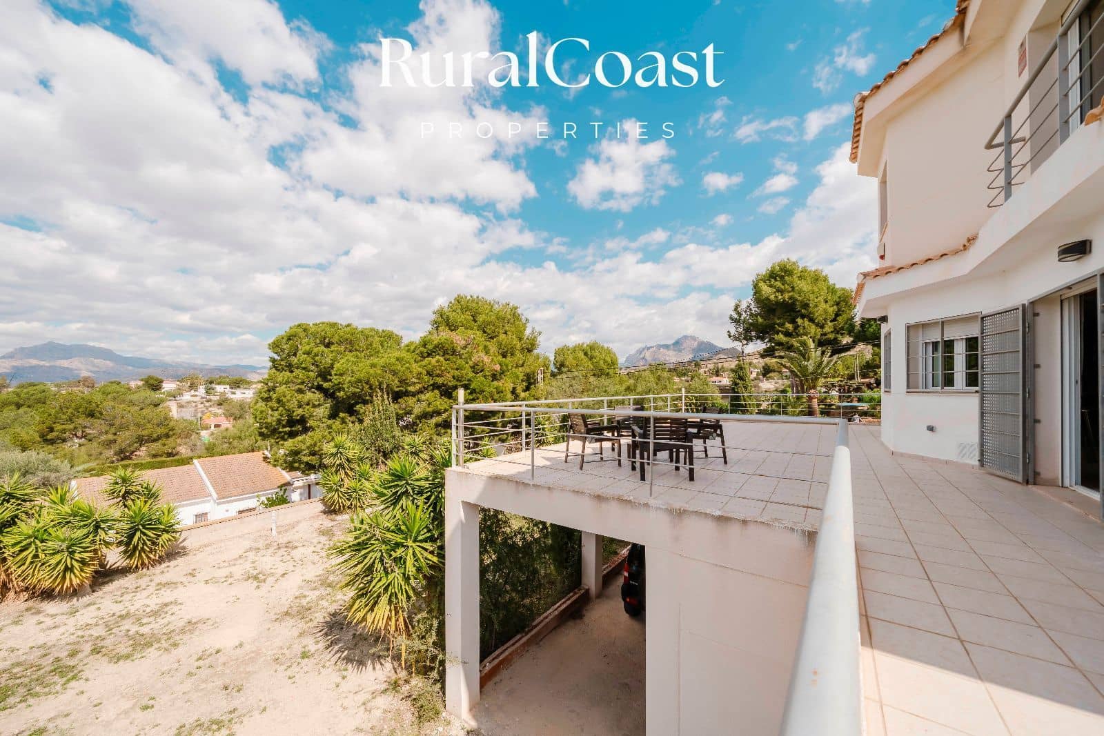 4 soveværelse Villa til salg i Bonalba med garage - € 459.000 (Ref: 8912427)