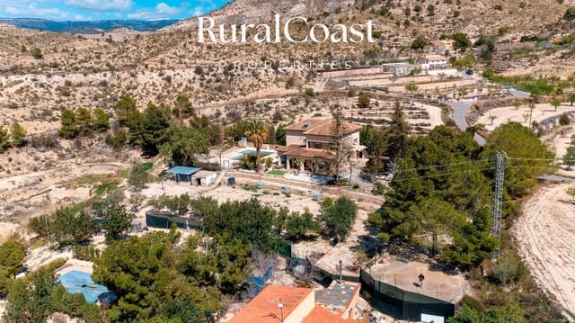 5 bedroom Villa for sale in Jijona / Xixona with pool - € 420,000 (Ref: 8931690)