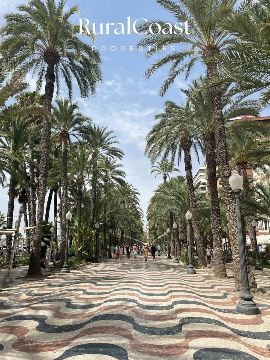 3 makuuhuone Huvila myytävänä paikassa Hondon de las Nieves mukana uima-altaan - 365 000 € (Ref: 8960999)