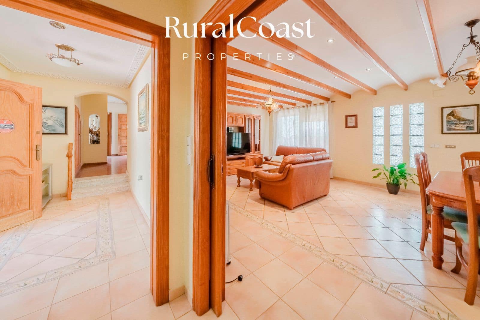 5 soveværelse Villa til salg i Elche / Elx med swimmingpool garage - € 492.000 (Ref: 9006543)