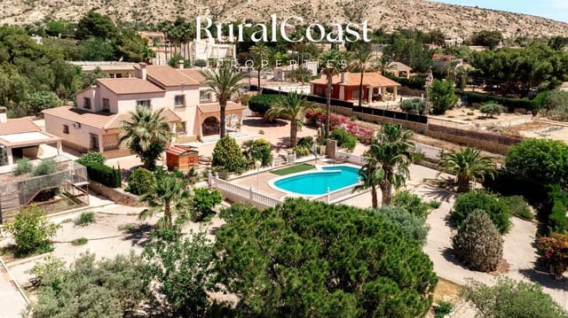 5 soveværelse Villa til salg i Jubalcoy / Jubalcoi, Elche / Elx med swimmingpool garage - € 492.000 (Ref: 9006543)