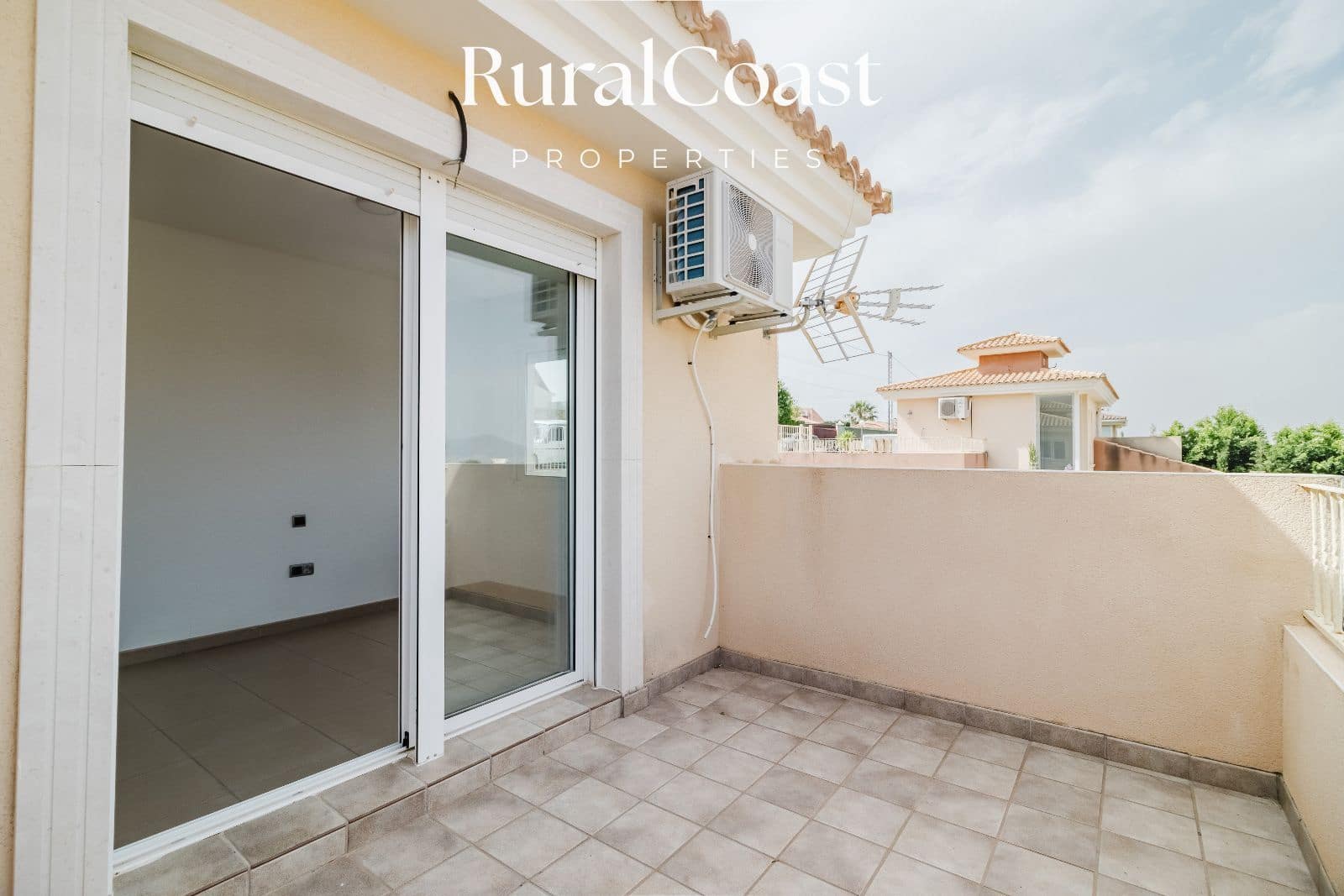 3 slaapkamer Villa te koop in Busot met zwembad - € 360.000 (Ref: 9064462)