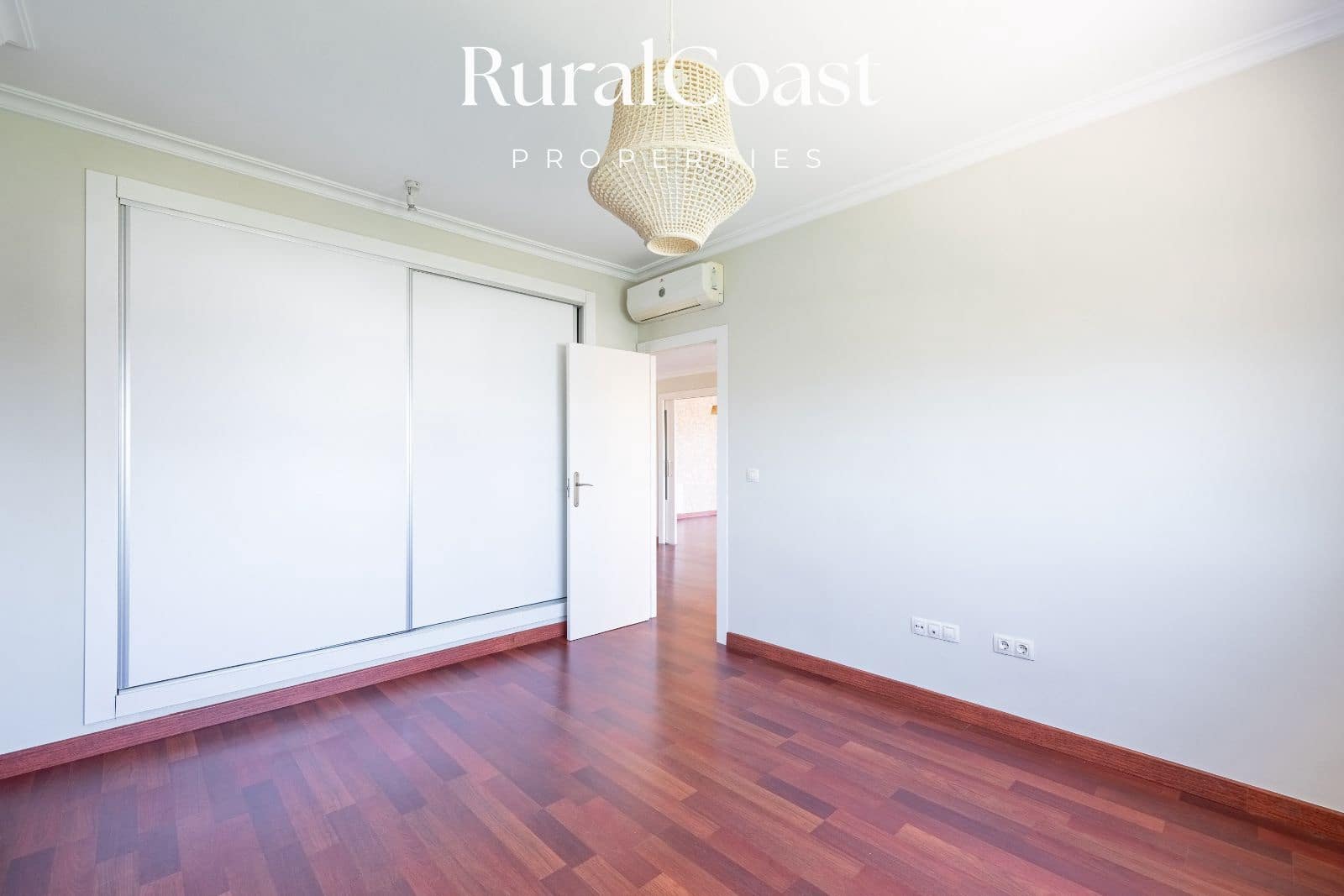 6 soveværelse Villa til salg i Busot med swimmingpool garage - € 629.000 (Ref: 9180630)