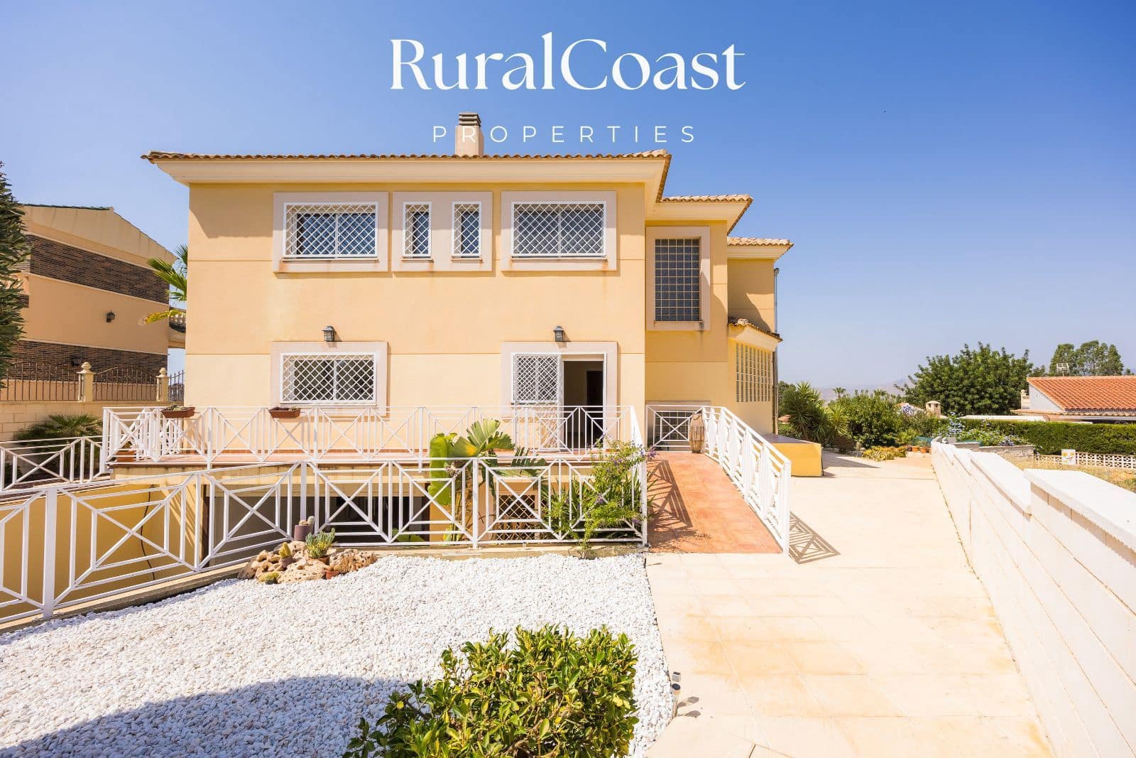 6 soveværelse Villa til salg i Busot med swimmingpool garage - € 629.000 (Ref: 9180630)