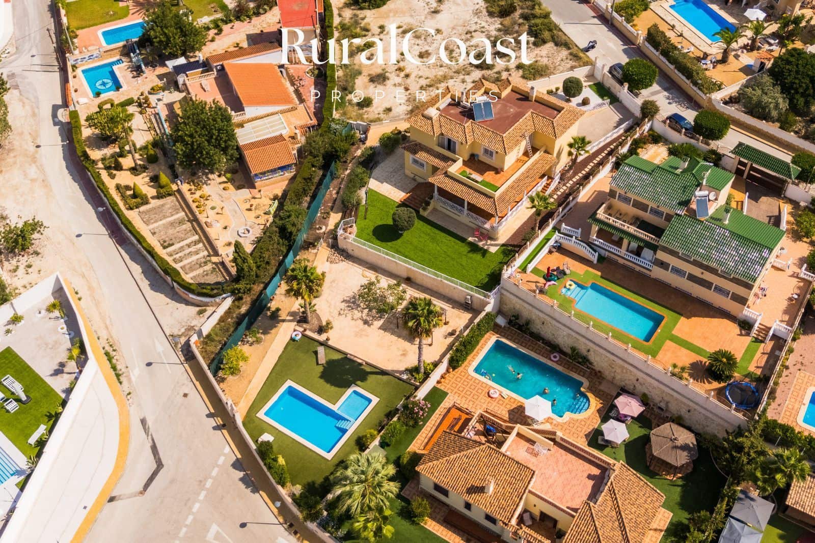 6 soveværelse Villa til salg i Busot med swimmingpool garage - € 629.000 (Ref: 9180630)