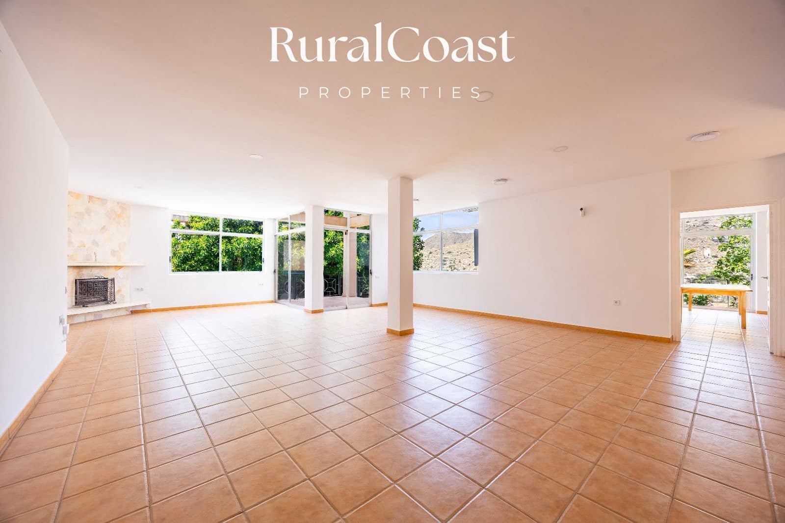 4 soveværelse Villa til salg i Coveta Fuma med swimmingpool garage - € 885.000 (Ref: 9211610)