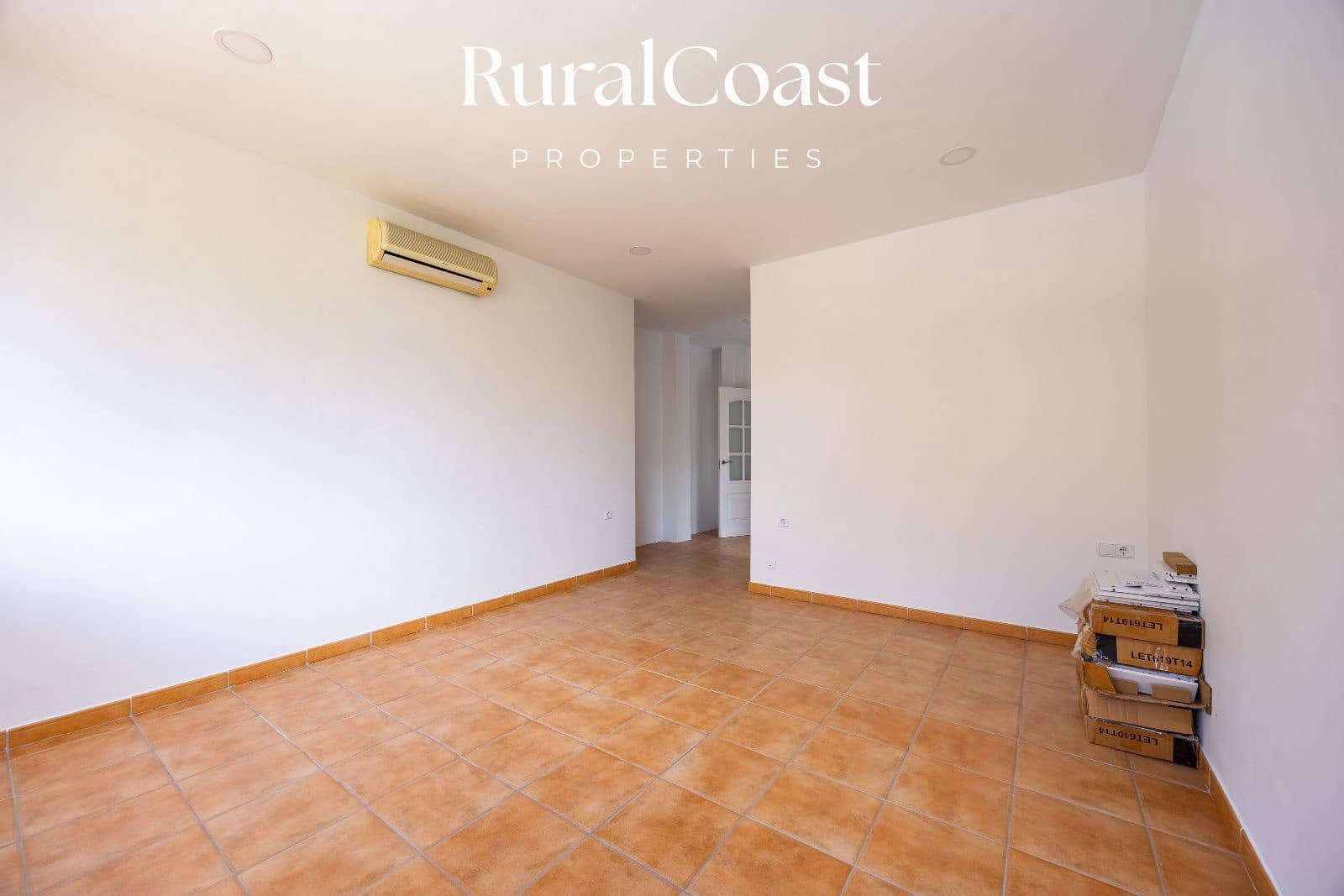 4 soveværelse Villa til salg i Coveta Fuma med swimmingpool garage - € 885.000 (Ref: 9211610)