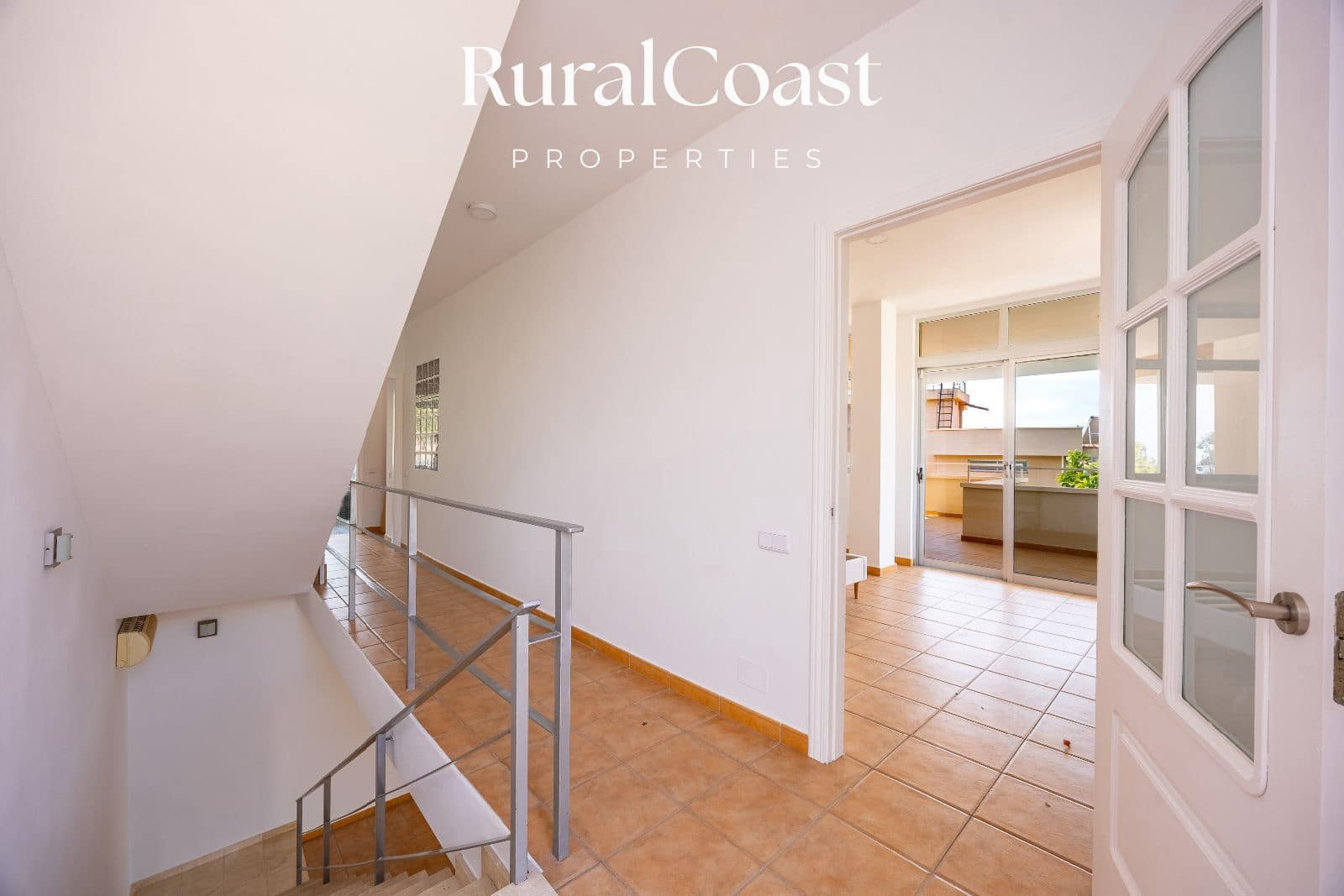 4 soveværelse Villa til salg i Coveta Fuma med swimmingpool garage - € 885.000 (Ref: 9211610)