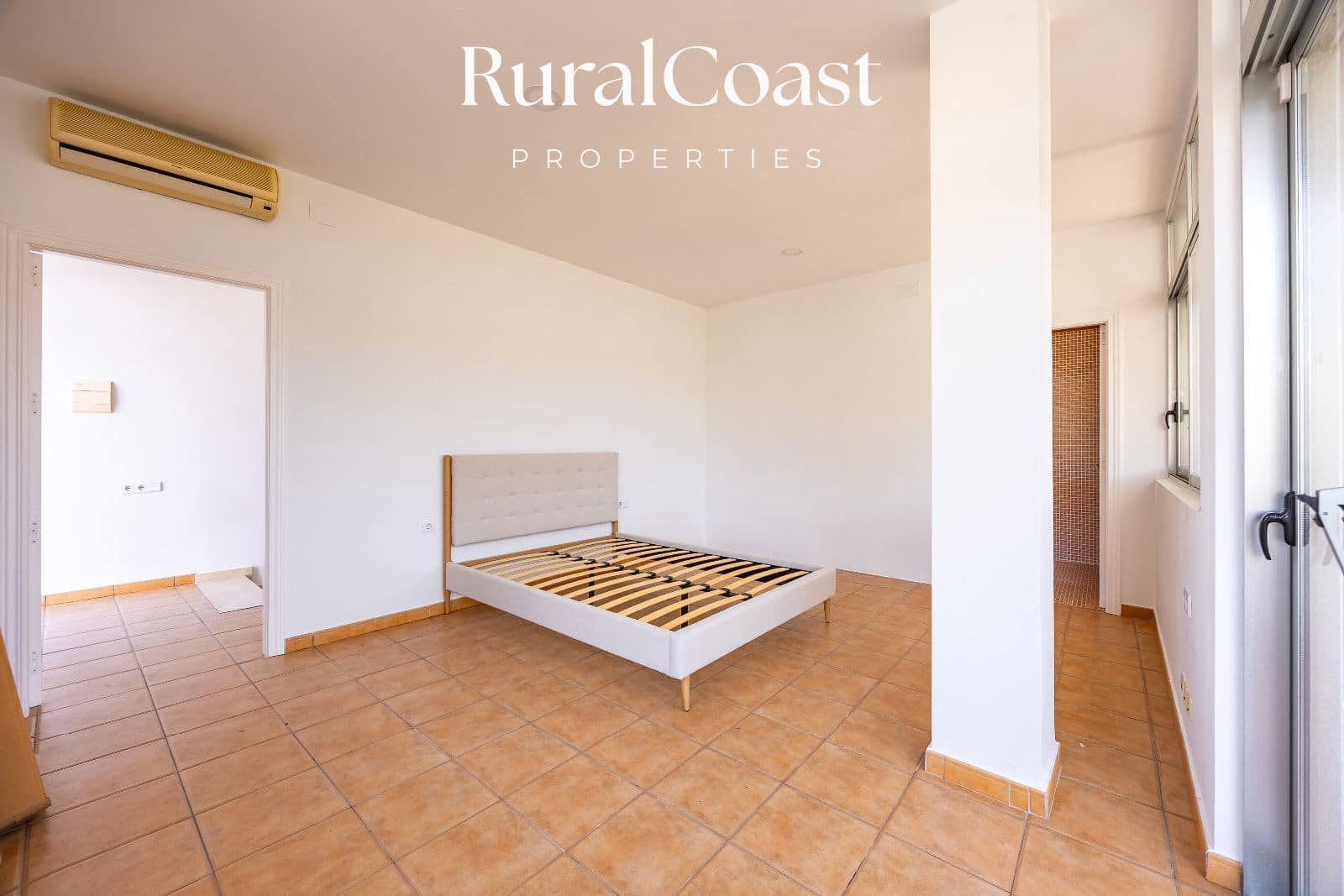 4 soveværelse Villa til salg i Coveta Fuma med swimmingpool garage - € 885.000 (Ref: 9211610)