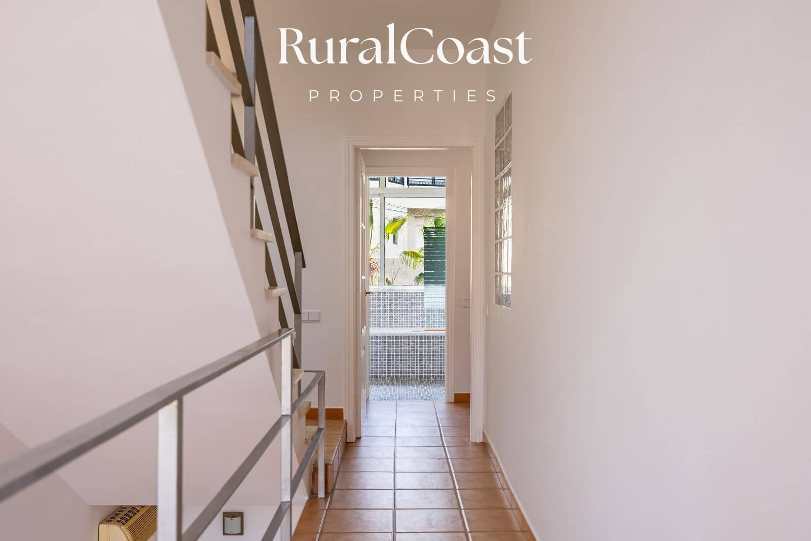 4 soveværelse Villa til salg i Coveta Fuma med swimmingpool garage - € 885.000 (Ref: 9211610)