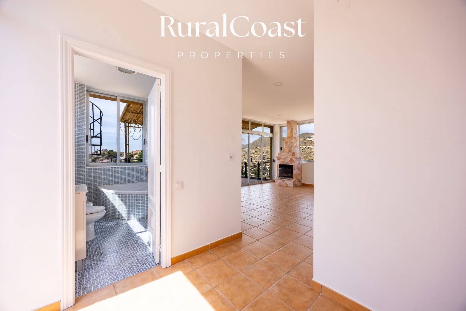 4 soveværelse Villa til salg i Coveta Fuma med swimmingpool garage - € 885.000 (Ref: 9211610)