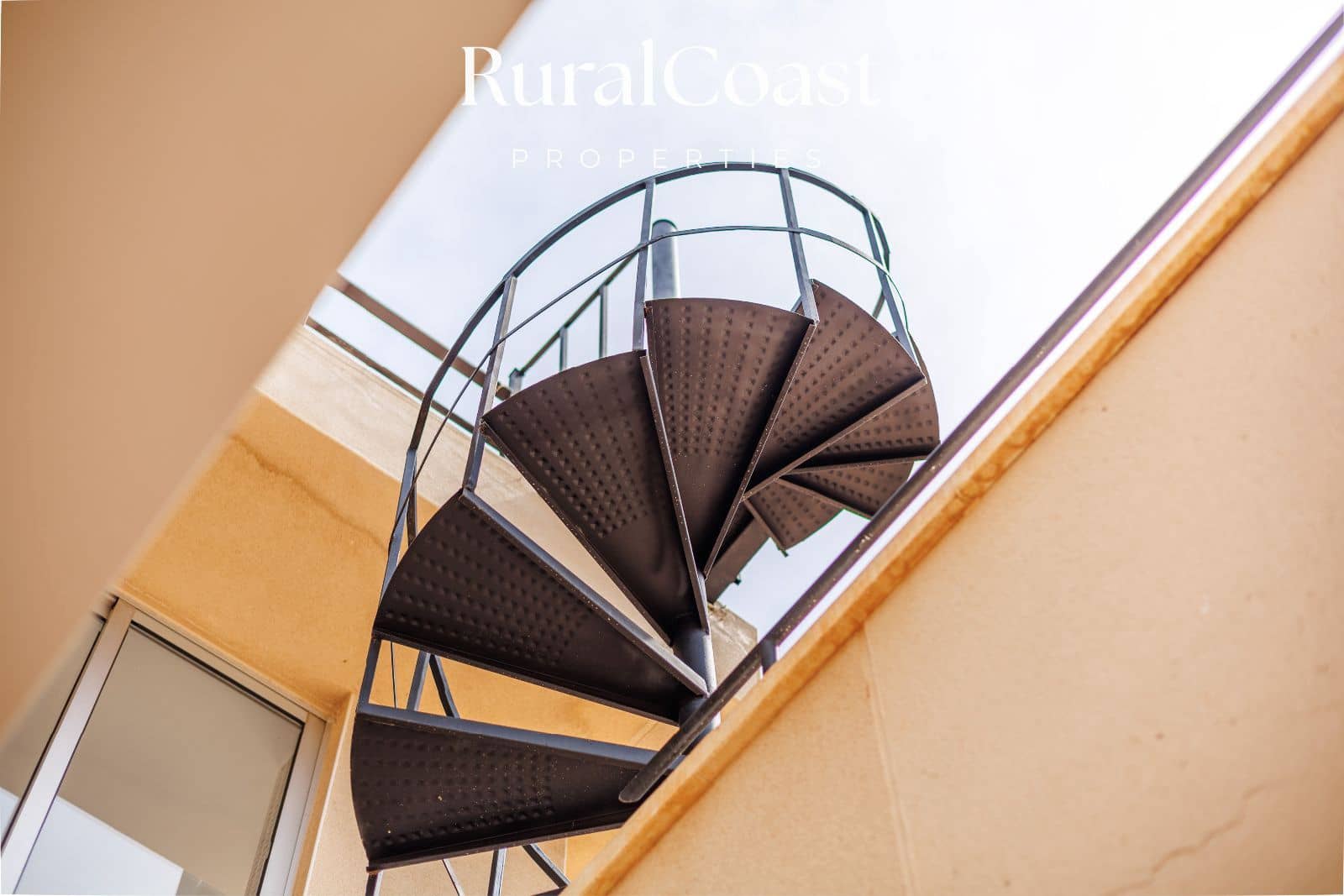 4 soveværelse Villa til salg i Coveta Fuma med swimmingpool garage - € 885.000 (Ref: 9211610)