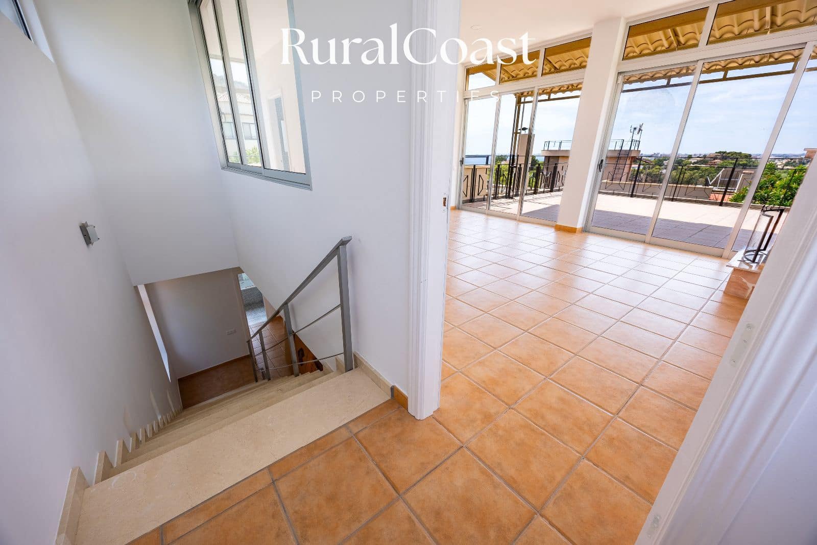 4 soveværelse Villa til salg i Coveta Fuma med swimmingpool garage - € 885.000 (Ref: 9211610)