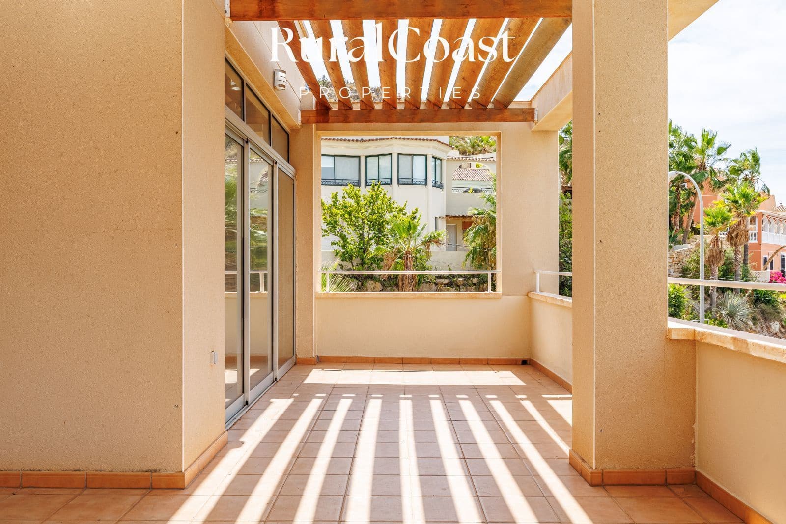 4 soveværelse Villa til salg i Coveta Fuma med swimmingpool garage - € 885.000 (Ref: 9211610)