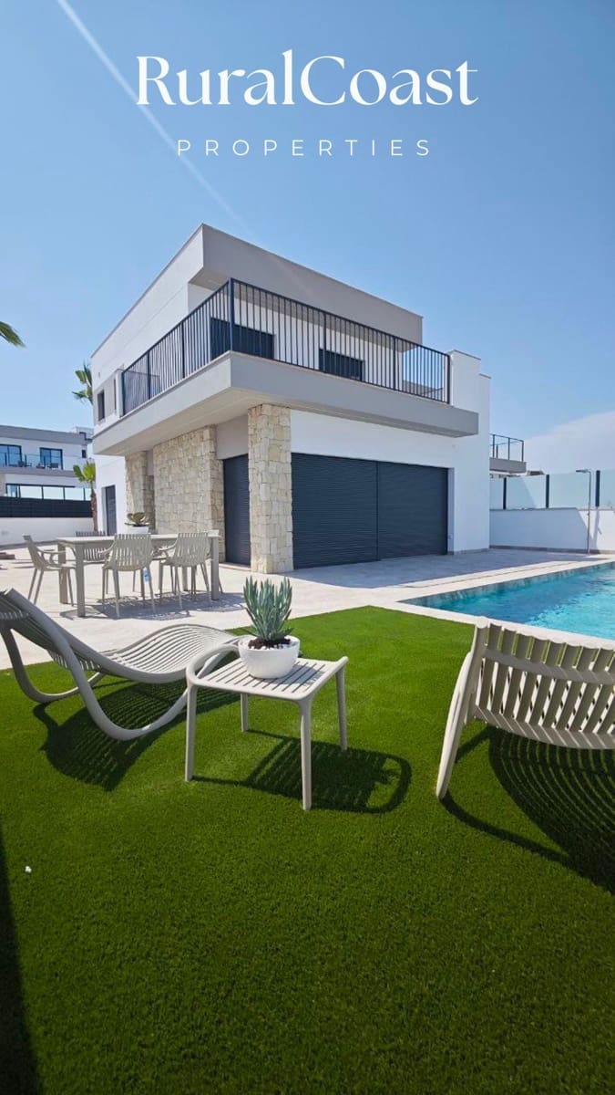Casa de 3 habitaciones en San Miguel de Salinas en venta - 1.000.000 € (Ref: 9216076)