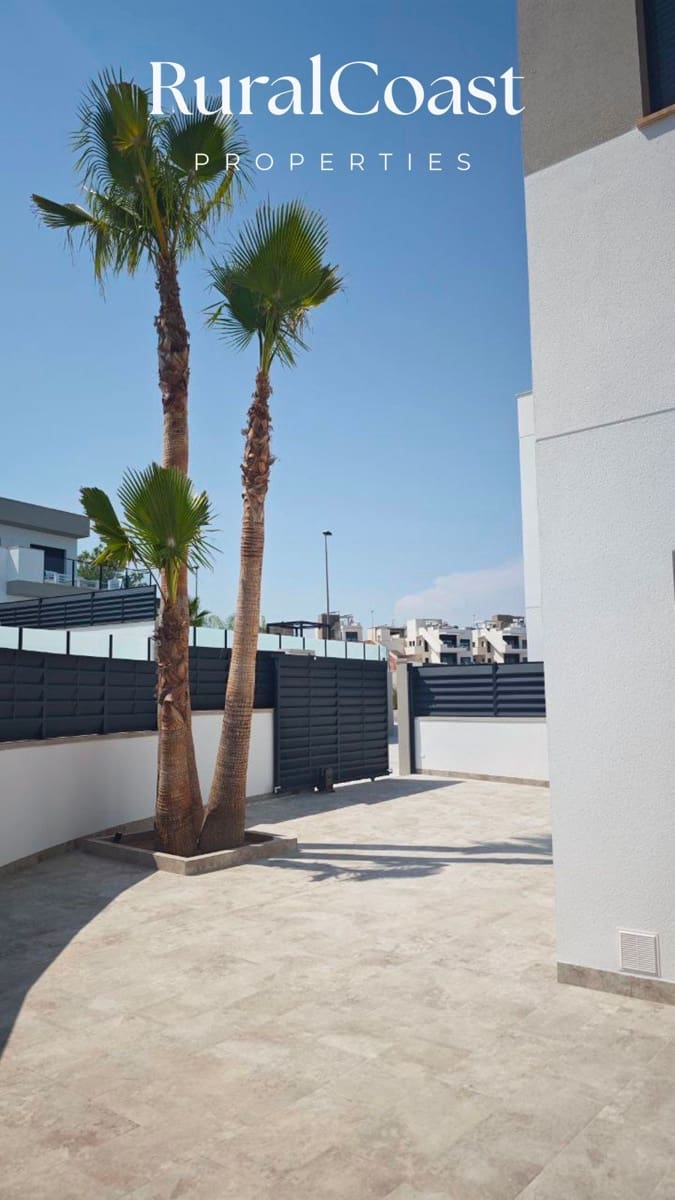 Casa de 3 habitaciones en San Miguel de Salinas en venta - 1.000.000 € (Ref: 9216076)