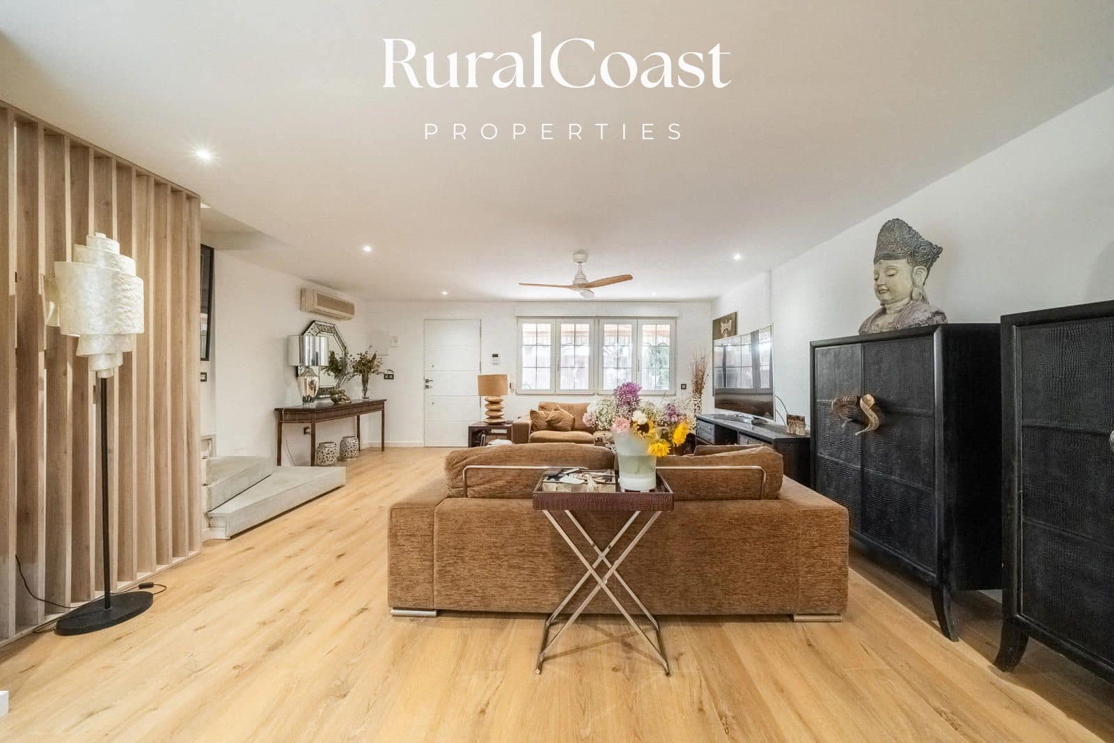 4 soverom Bungalow til salgs i Alicante by med svømmebasseng garasje - € 590 000 (Ref: 9221528)