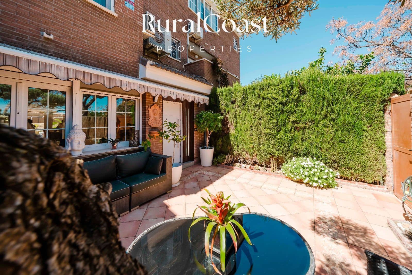 4 soverom Bungalow til salgs i Alicante by med svømmebasseng garasje - € 590 000 (Ref: 9221528)